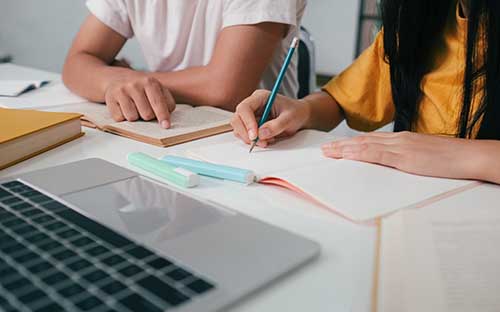 留学去香港要多少费用，香港留学的生活费